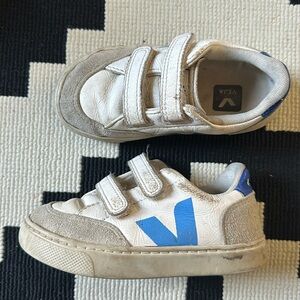 Little Kid 9.5 Veja Sneakers